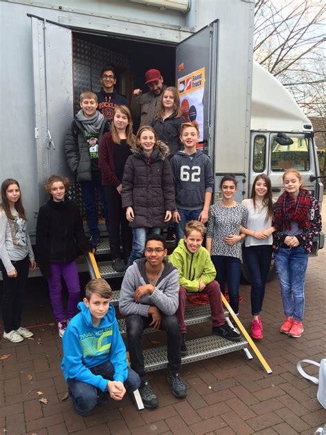 Diese fragen sollten sie sich zuvor stellen! Frieden unterm Himmel - Besuch des Soundtrucks - IGS ...