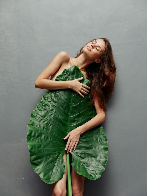 Premium Photo Luxury Woman Nude Body Palm Leaf Charm