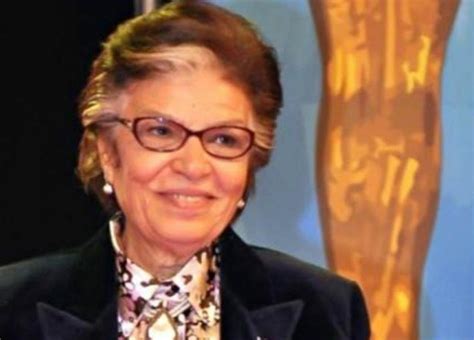 الجمال ليس عصفور في قفص. إنعام سالوسة في صور نادرة من زفافها | خبر | في الفن