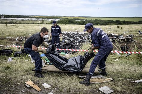 Bodies From Malaysia Airlines Flight Are Stuck In Ukraine Held Hostage