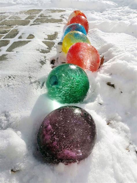 Diy Frozen Water Balloons Christmas Decorations Diy Outdoor Frozen