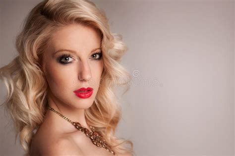 Vogue Style Portrait Of Beautiful Blonde Woman Stock Image Image Of Female Background 38620711