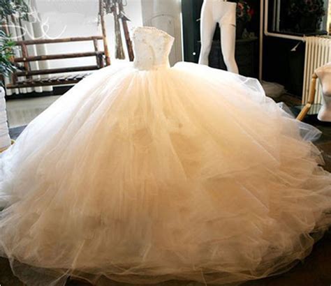 Sweetheart Ball Gown Tulle Bridal Gowns White Crystals Women Bridal