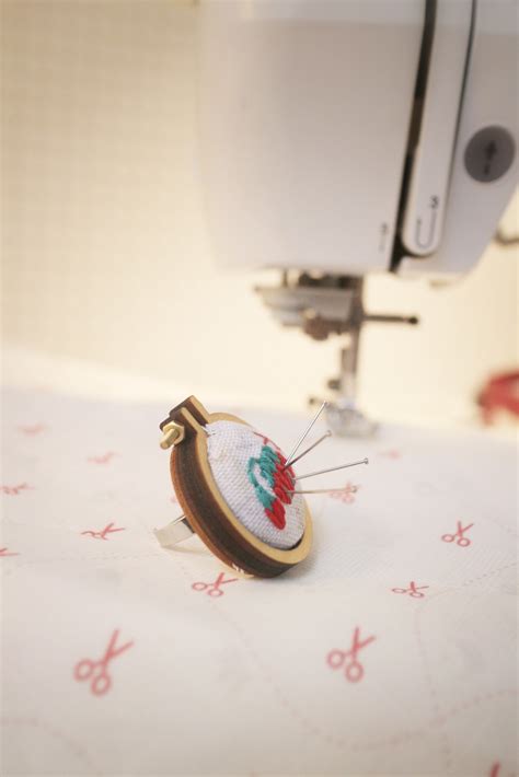 Mini Embroidery Hoop Pin Cushion Ring · How To Make A Ring Pin Cushions