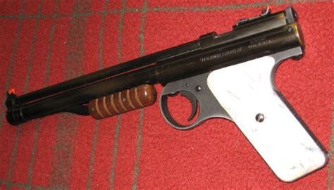 Benjamin Model 137 Single Shot 177 Cal Air Pistol Picture 2