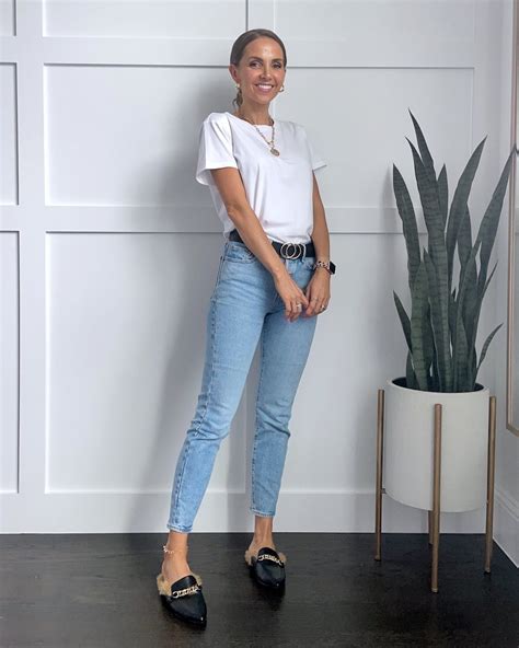 How To Style A White T Shirt And Jeans Dresses Images 2022