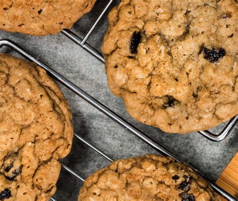 Healthy Carrot-Oatmeal-Raisin Cookies Recipe | FaveHealthyRecipes.com