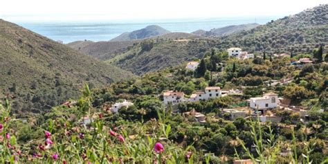 Se trata de una mujer de 58 años de edad y de un hombre de 75 años. Finca Santa Ana - La posada del angel