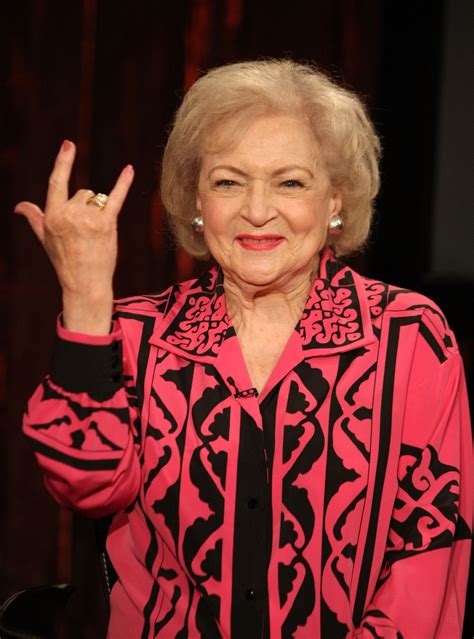 Yes Betty White Is Still Alive And Its Her 95th Birthday Mashable