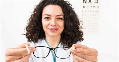 5 Reasons Why You Should Go To The Eye Specialist Doctor Regularly