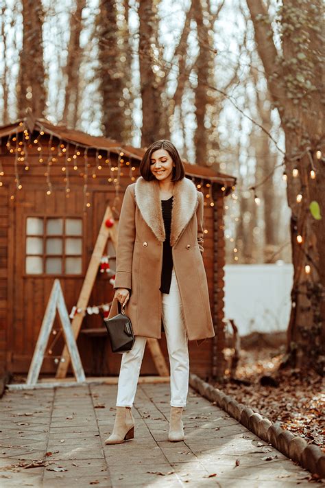 Camel tan larry levine wool coat with oversized collar. Fur collar camel coat - Larisa Costea