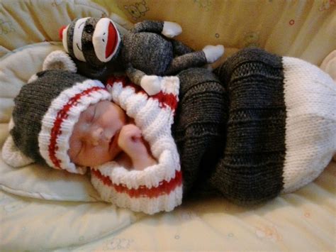 Free knitting pattern for easy two needle ribbed slipper socks. Ravelry: Work Sock Baby (Monkey) Snuggler by Shelley ...