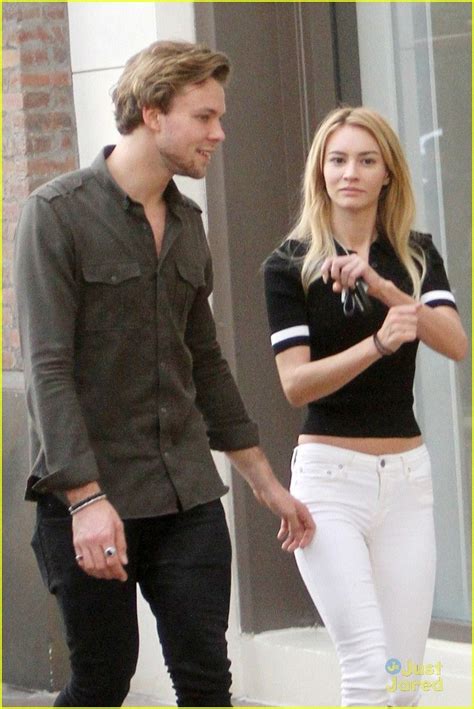5sos Ashton Irwin Holds Hands With Bryana Holly At The Grove Ashton