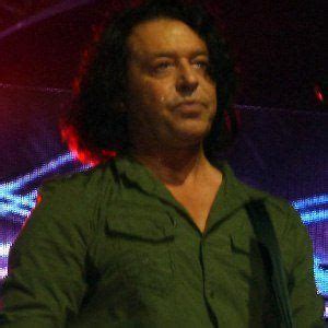 Roland Orzabal Guitarist Age Birthday Bio Facts Family Net Worth Height More