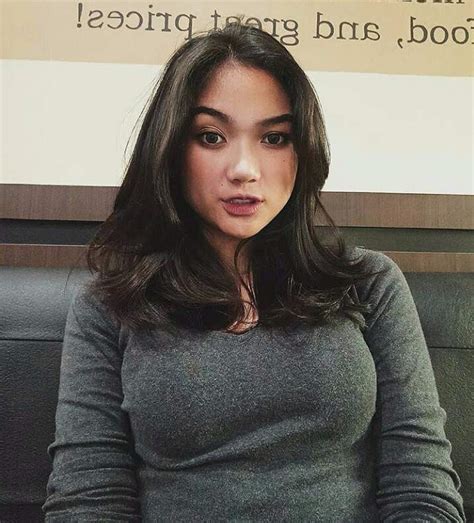 Foto Dan Biodata Marion Jola Kontestan Indonesian Idol 2018 Kamus Profil