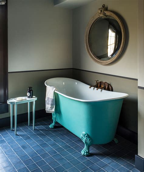 English Country Style Bathroom With Turquoise Bath Homes And Gardens