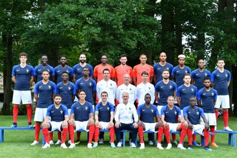 Le nouveau maillot de l'équipe de france de football pour l'euro 2020 a fuité il y a quelques jours. Le calendrier du groupe de l'équipe de France pour la ...