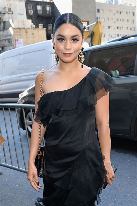 Самые новые твиты от vanessa hudgens (@vanessahudgens): Vanessa Hudgens - "The Iceman Cometh" Opening Night on ...