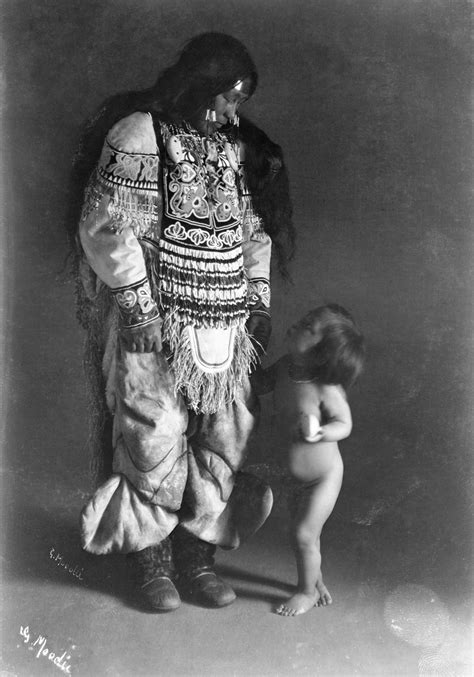 the white frontier inuit life in 1900s canada in pictures inuit people inuit female
