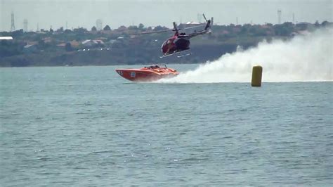 Amazing Speed Boat Vs Helicopter Youtube