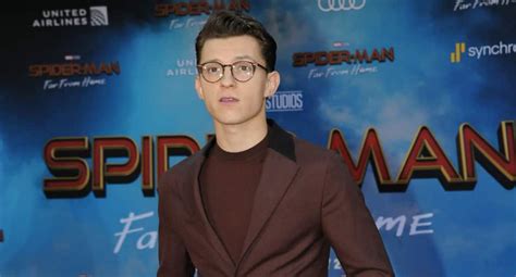 Tom holland and zendaya were photographed kissing inside a car in photos published by page six. Fotos de Tom Holland, Spider-Man, en Colombia