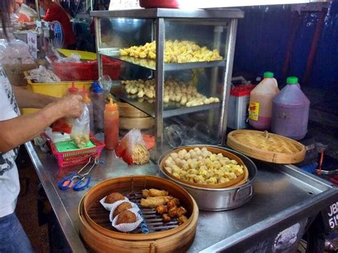 This is your complete guide to help you have a great meal with your friends and family. Sri Petaling Pasar Malam (Night Market)