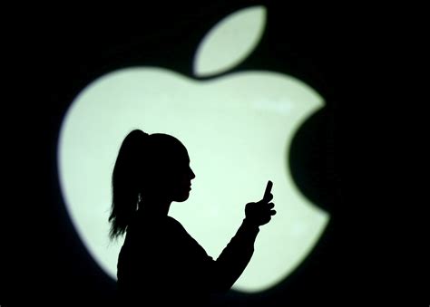 Apple To Delay Launch Of Podcast Subscription Service Until June Reuters