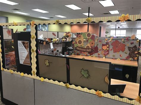 20 Thanksgiving Office Decorating Ideas