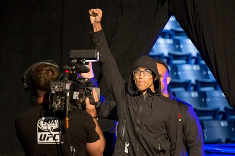 First of all, you beat dustin, and then you come over to brazil and i'm going to put you on your ass. Charles "do Bronx" Oliveira MMA Stats, Pictures, News, Videos, Biography - Sherdog.com