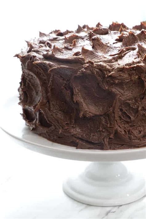 If you aren't planning on frosting it, it's perfectly fine to serve the cake before it cools. Yellow Cake with Chocolate Frosting - Savor the Best