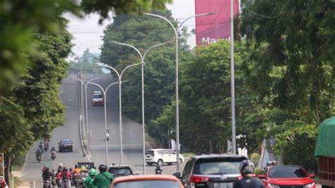 Streetlights will be opposed to. Jelang Akhir Tahun, Pengerjaan Penerangan Jalan Umum di ...