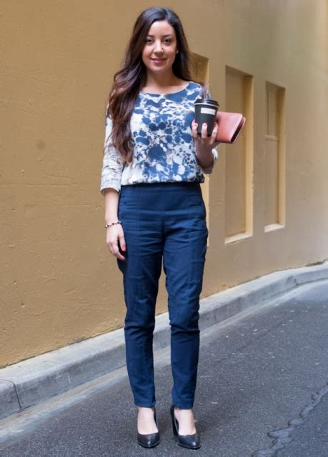 22 Elegant Navy Blue Trousers Outfits For Ladies Styleoholic