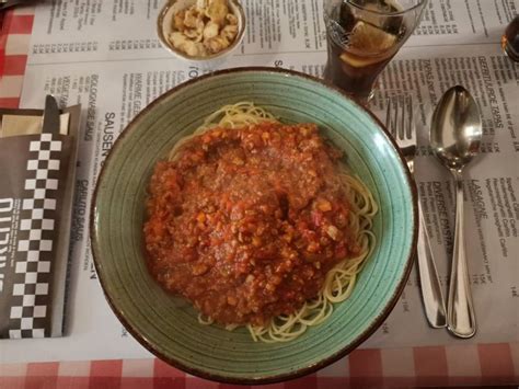 Ik denk dat de hoofdingrediënten allemaal op de foto's staan die in de kastart hangen. Recept Kastart Saus - Small Pasta De Kastart Kaas ...