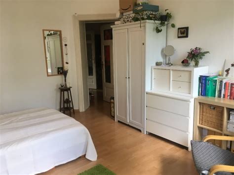 Im sommer können sie während eines sonnenverwöhnten tages an den elbterrassen. 1 Zimmer (18-qm) in schöner Altbauwohnung in Dresden ...