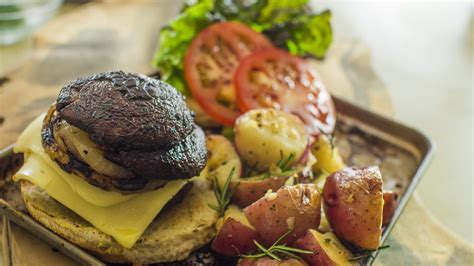 Our mushroom swiss burger recipe is the fanciest burger you can make, right at home. Sweet Onion, Mushroom & Swiss Cheese Burger - Cooking ...