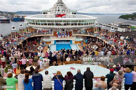 Crowded Pool Party Photos And Premium High Res Pictures Getty Images