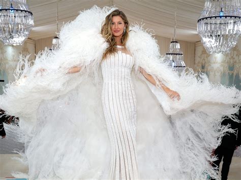 Gisele Bundchen Wedding Dress