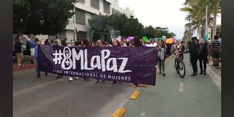 Miles de mujeres marchan en BCS contra la violencia de género