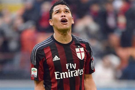Carlos arturo bacca ahumada (spanish pronunciation: Carlos Bacca Club Brugge / (VİDEO) Kaleci Direğe Fena ...