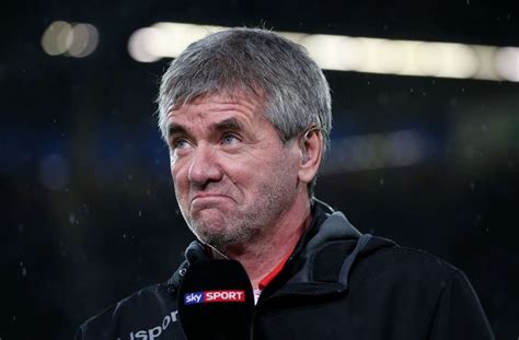 Er wirkte aufgeräumt, erholt, zielstrebig: Fußball-Bundesliga: Friedhelm Funkel soll 1. FC Köln vor ...