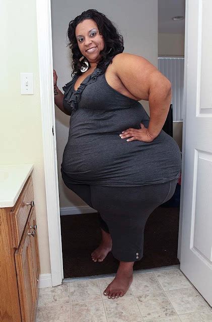 Woman With Worlds Biggest Hips Dailycelebz