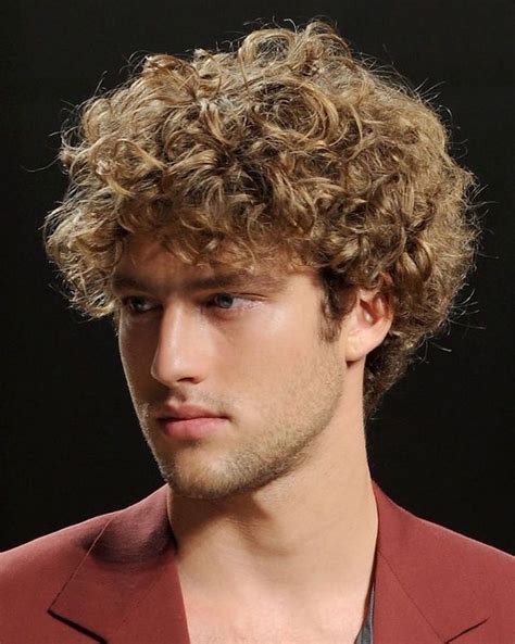 1001 Idées Cheveux Bouclés Homme Notre Grain De Sel En Tuto Men S Curly Hairstyles