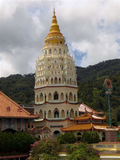 Kek lok si temple in penang is one of the most important chinese buddhist temples in se asia. 108 places to see before nirvana: Malaysia: Penang, Kek ...