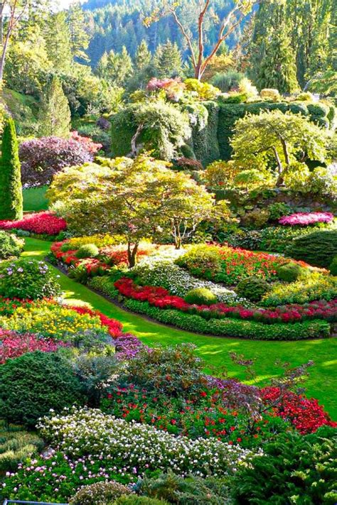Incredible Beautiful Garden Design Ideas For Your Backyard Elisabeth