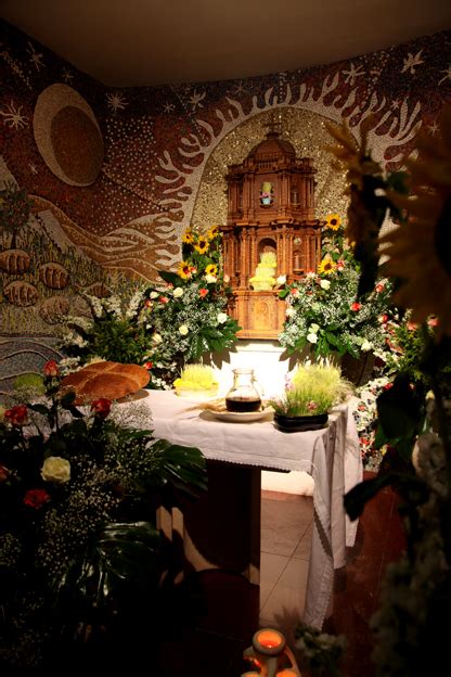N°.1510 settimana 06 12 aprile 2015 anno 33° altare della reposizione (sepolcro) del giovedi' santo un la chiesa dunque è santa, perché piena di spirito santo; Giovedì Santo: Altare della reposizione
