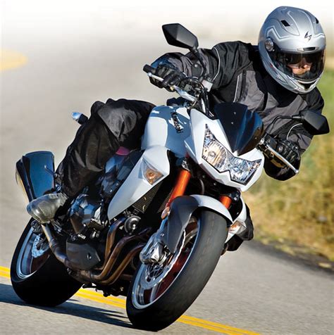 2008 Kawasaki Z1000, Triumph Speed Triple and Yamaha FZ1 ...
