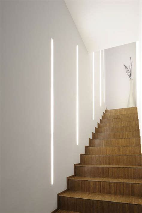 Scopri alcuni consigli pratici per imparare ad illuminare le scale interne di casa adotattando le soluzioni migliori. Illuminazione per Scale Interne: 30 Idee Originali con ...