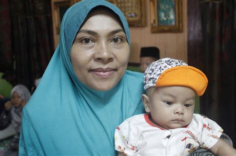 Untuk melakukan dengan betul berikut adalah langkah. IKHLASFILLAH: Penyusuan Susu Ibu - betapa berkuasanya ILMU ...