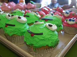How to throw a frog baby shower ? Frog Baby Shower Decorations & Princess and the Frog Party ...