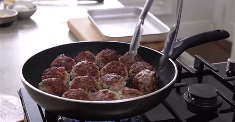 6 tips you need to know to make mouth watering meatballs ground chicken ground meat savoury